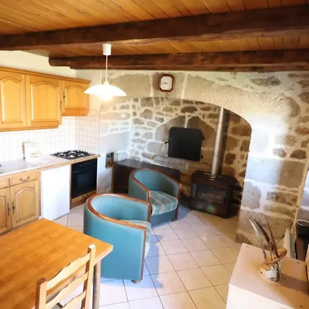 De Caractere Avec Terrasse Et Jardin Dans La Chataigneraie Cantalienne - Fr-1-742-14 Holiday home *